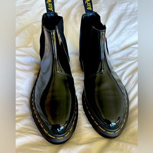 NWOB Doc Marten’s patent leather Chelsea boots SZ 39 EU